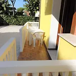 Apartment In 40087 *